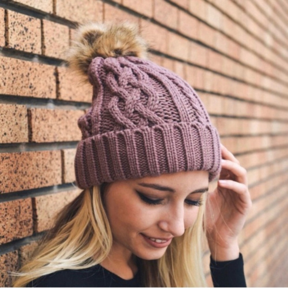 NEW Cozy Knit Pom-Pom Beanie - Mauve